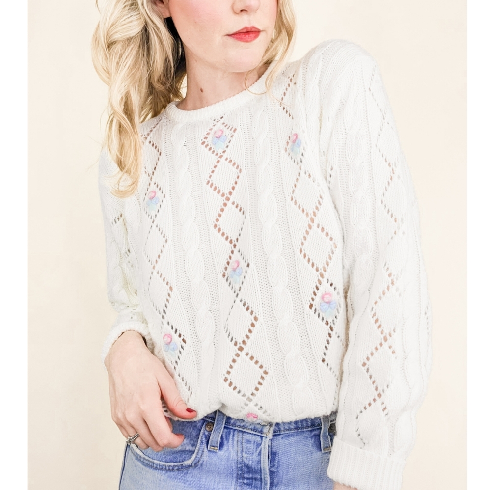 80s Ivory Floral Embroidered Pointelle VTG Sweater - Picture 10 of 16